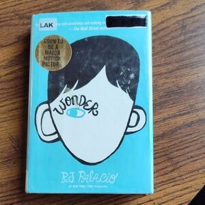 Wonder by R.J. Palacio Book